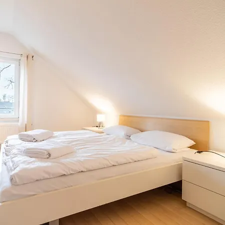 Gruene Strasse G8